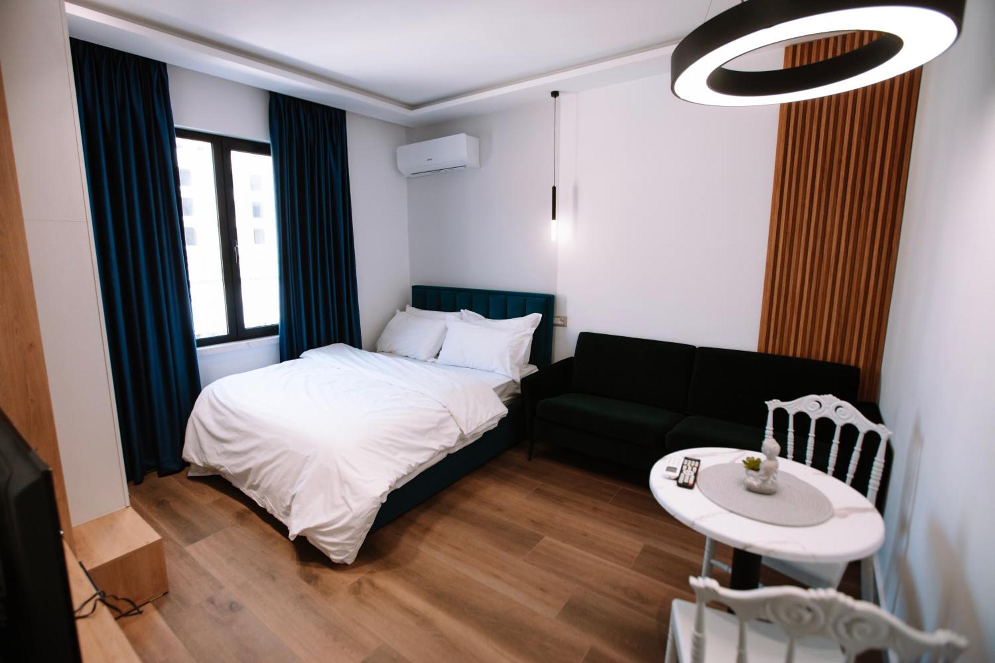 Barrikada Str Modern Apartments - The Nest Tirana Bagian luar foto