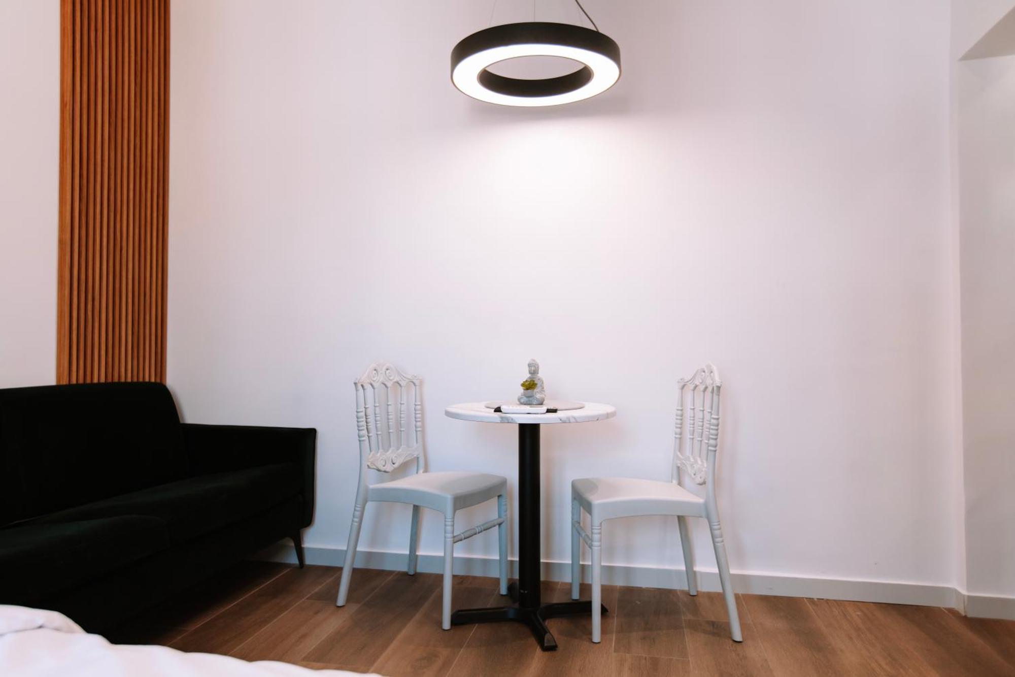 Barrikada Str Modern Apartments - The Nest Tirana Bagian luar foto